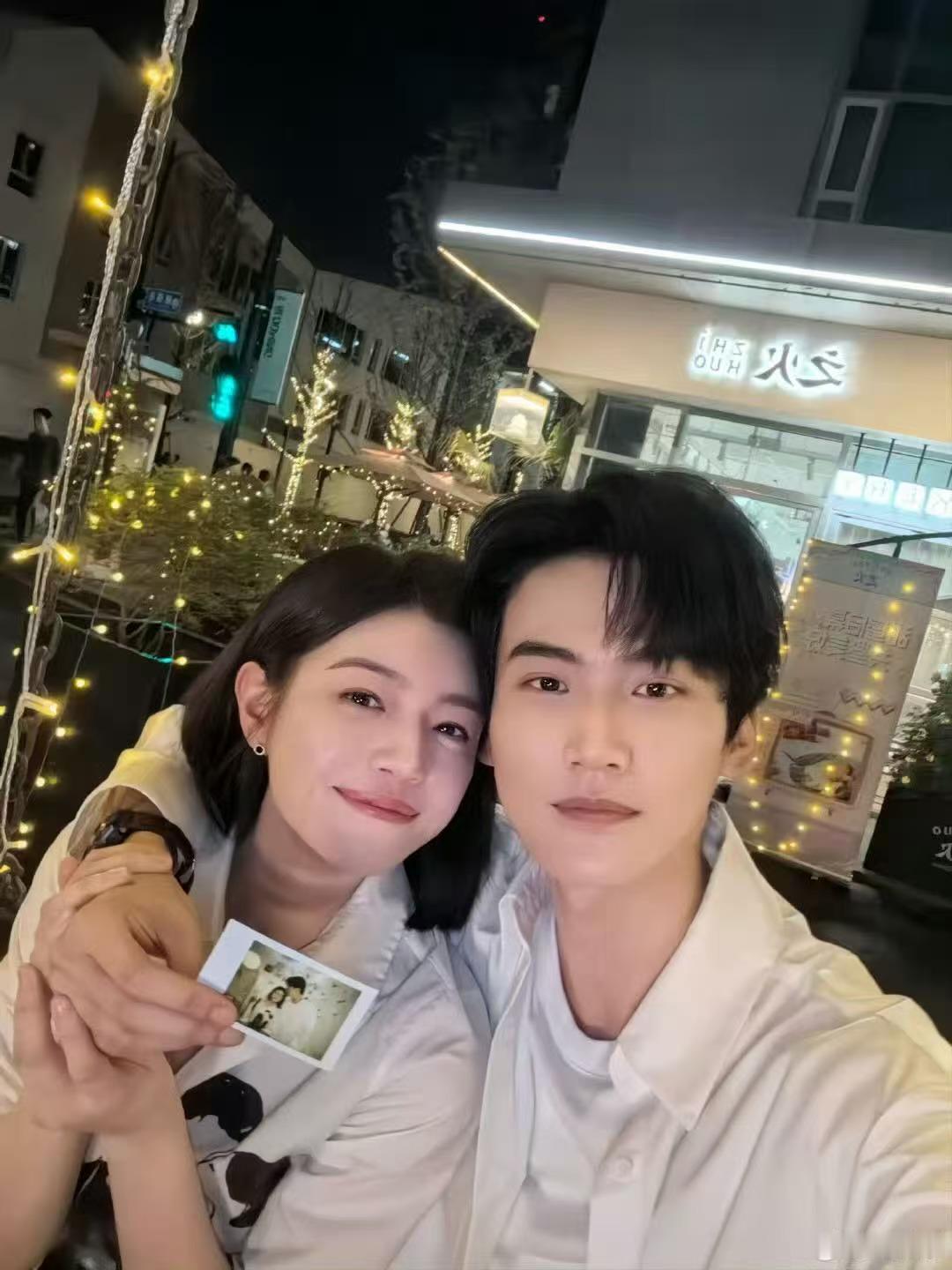 陈妍希周柯宇收官合照陈妍希周柯宇收官长文陈妍希周柯宇收官长文，真好，好看的 