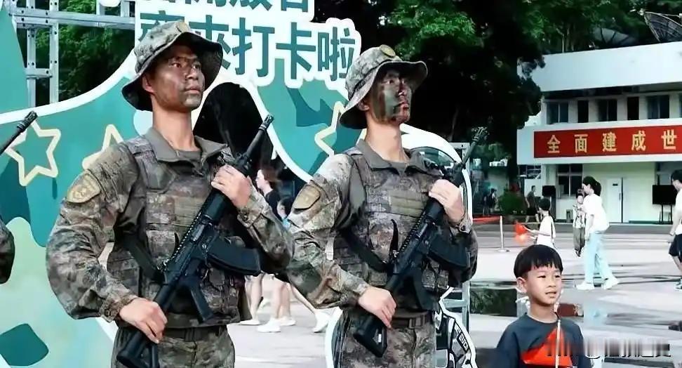 回归快三十年了，七百多万常住人口的香港，至今居然找不出哪怕一个从本地报名、穿上解