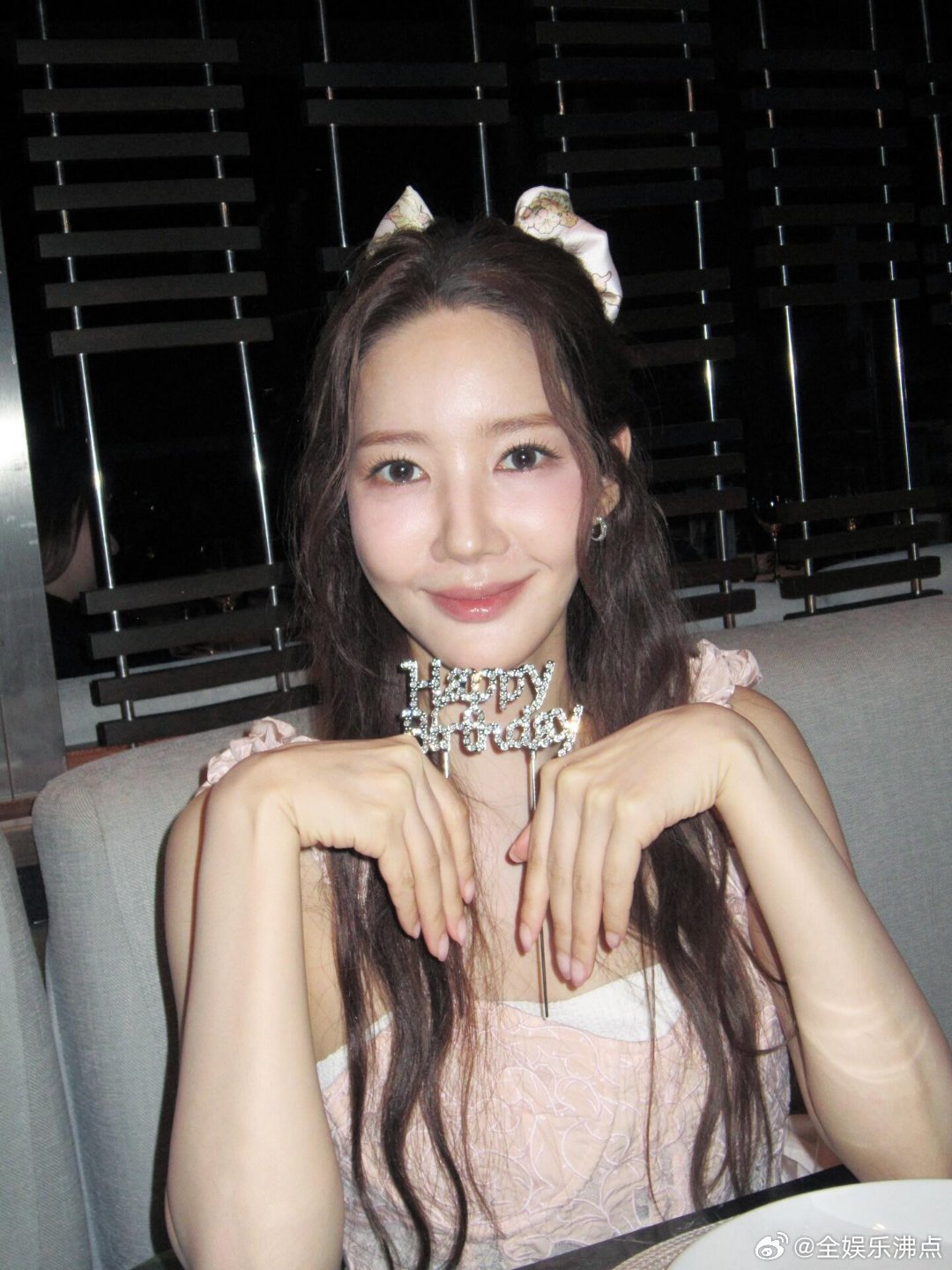 朴敏英40岁状态金秘书为何瘦成这样朴敏英40岁新剧状态惊呆网友，这瘦法真的认不出