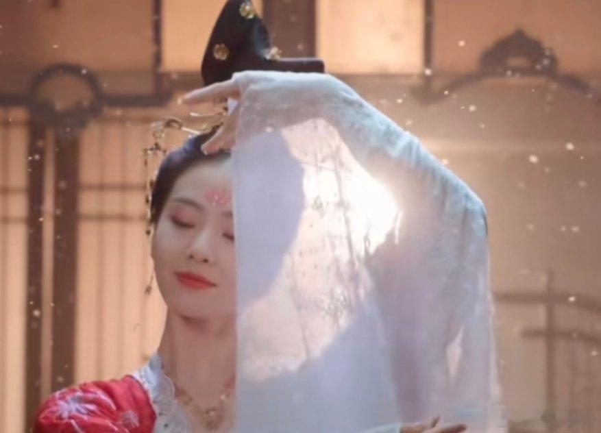 太厉害了吧，刘诗诗 她适合这种，犟犟的，纯纯的，飒飒的，狠狠地感觉。感觉她给得面