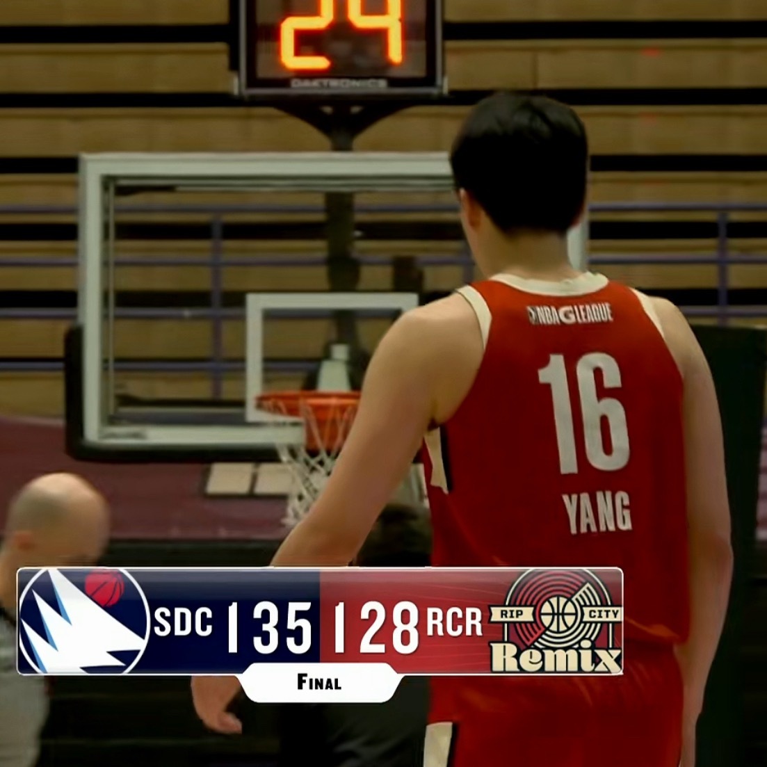 杨瀚森发展联盟对快船：20分7篮板7助攻2断2帽7/14 三分2/6背靠背飞回来