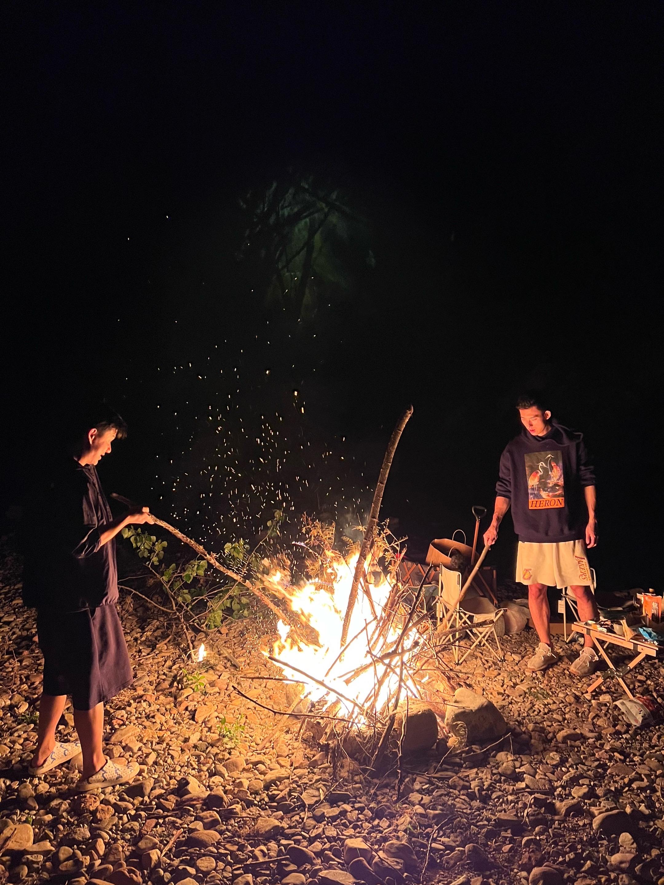 人总需要片刻的疯狂来爱上这日复一日的生活