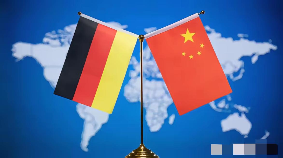8月19日，德国《法兰克福汇报》刊文声称，德国外长瓦德富尔访日期间批评说，中国在