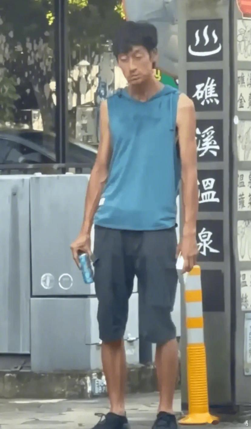 唐治平精神出问题流落街头，怎么会混得这么惨？遭遇了什么啊？抖刷到他妈妈这个月刚自