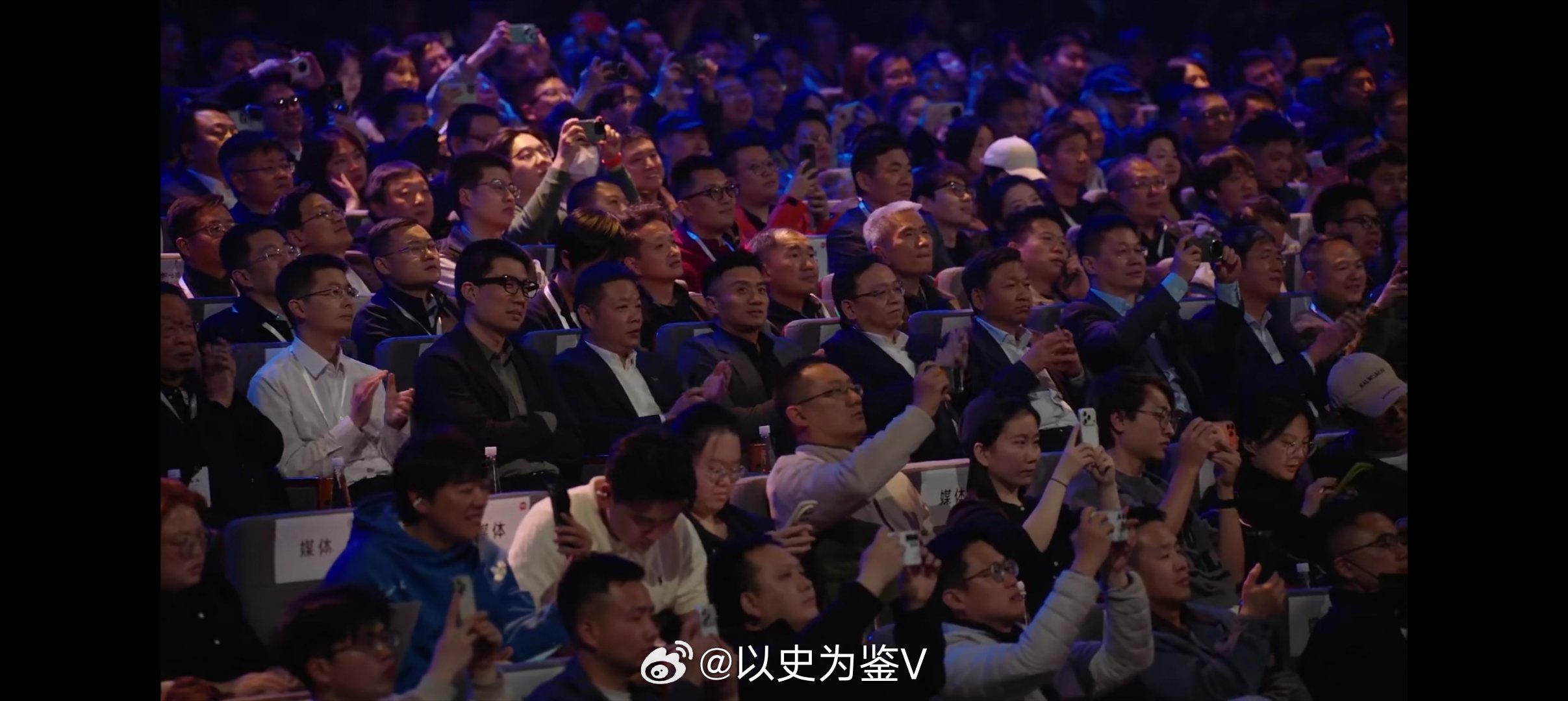 标准版：21.99wpro版：24.99wmax版：30.39万这价格出来之后摄