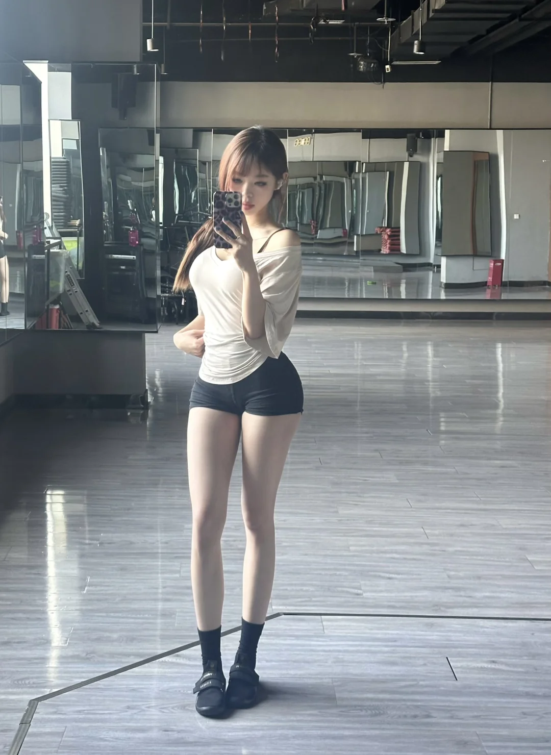 空腹挨饿+健身，超绝腰臀比是我应得的