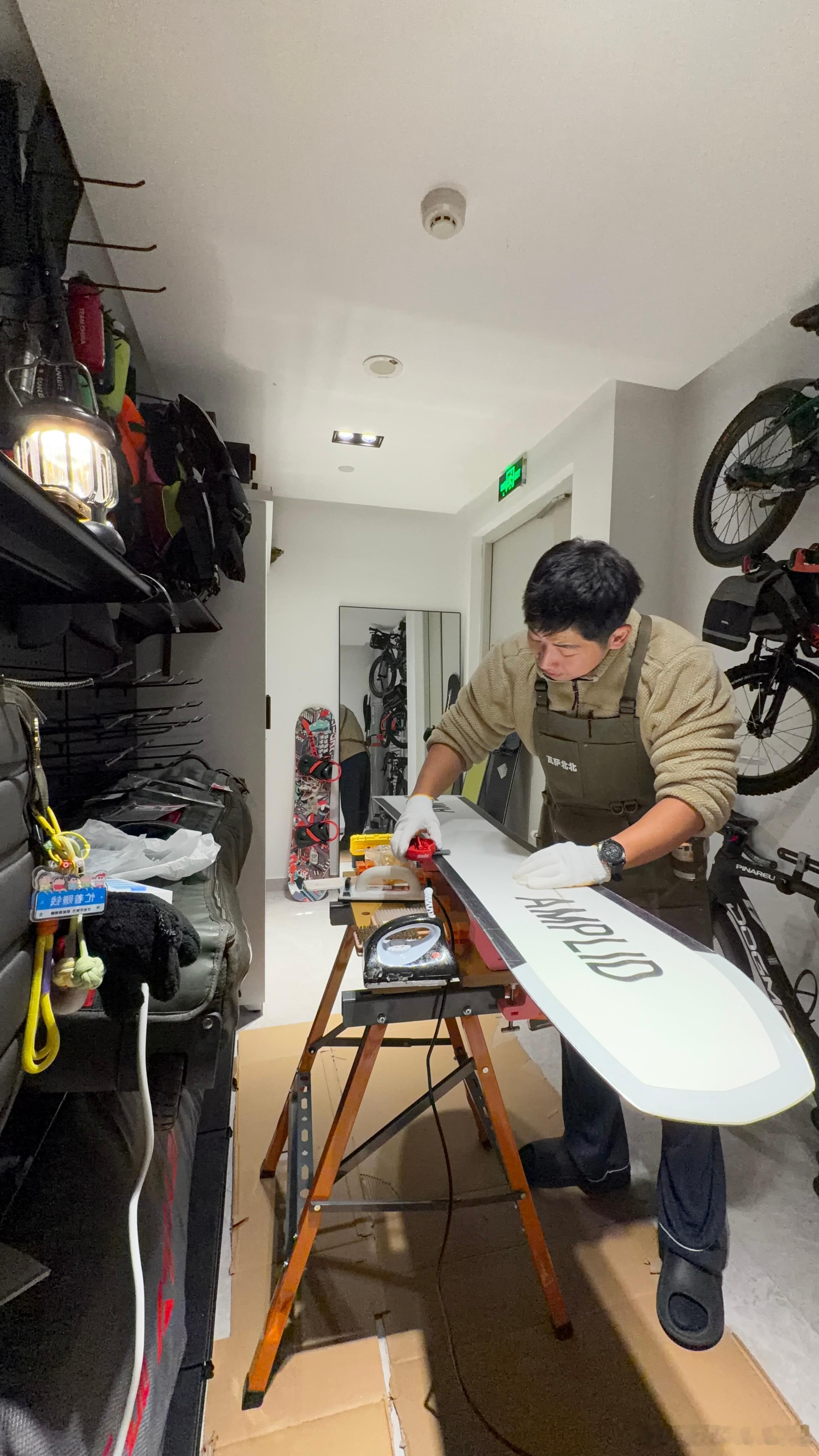 磨刀不误砍柴工，自己耐心修刃打蜡滑起来心里更舒服。 