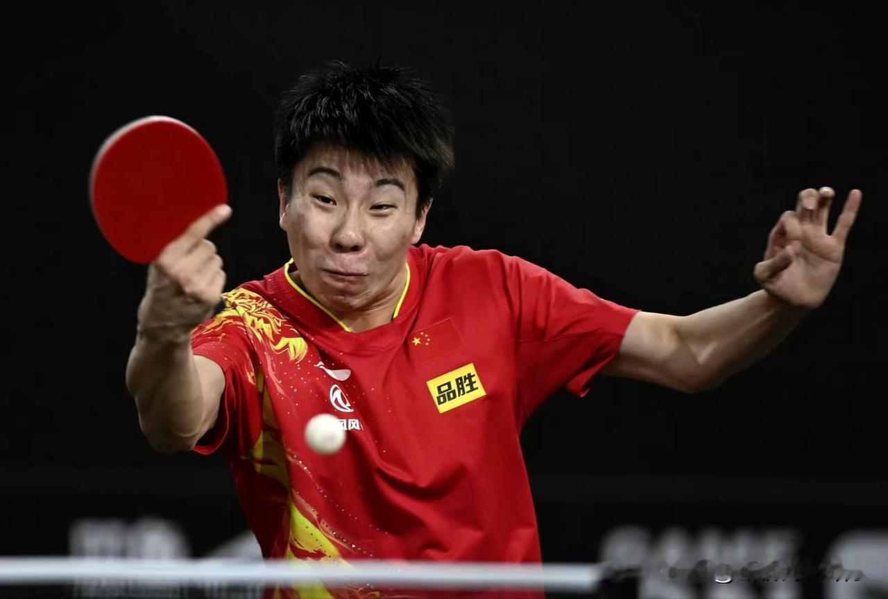 徐瑛彬发言争议：团队语境下的“正常”与“内疚”
 
成都混团世界杯上，徐瑛彬0-