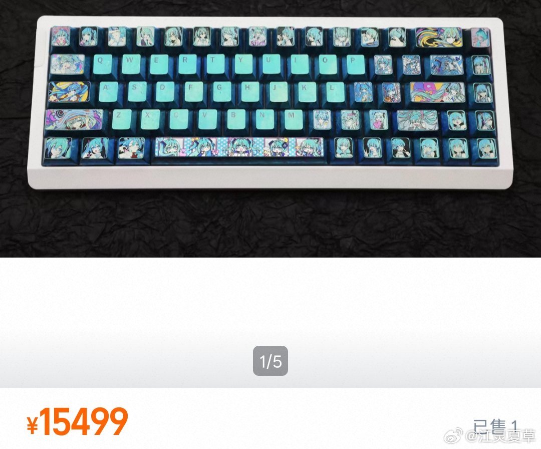 这种工艺看起来好神奇啊，好像是直接通过激光对钛的表面进行精准烧制，让其变色后。形