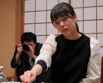 差点爆冷~锤妹与棋圣挑战者争夺战擦肩而过


日本围棋第51届棋圣战C循环圈争夺