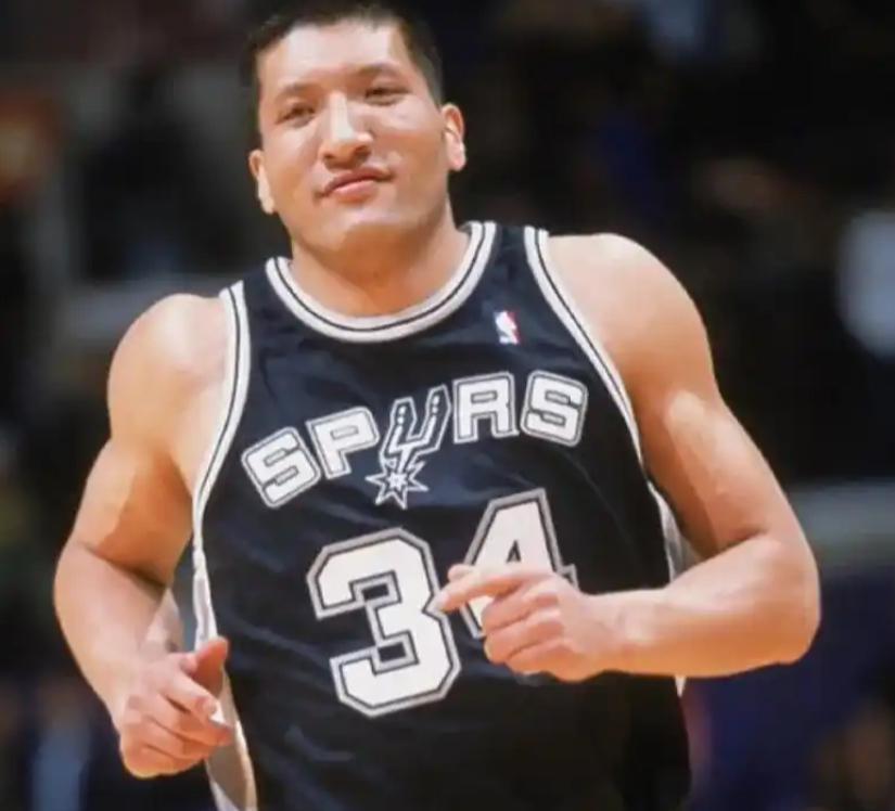 三年零一天的坚持，巴特尔用“卡线”赢得NBA终身养老金

说起NBA球员，大家总