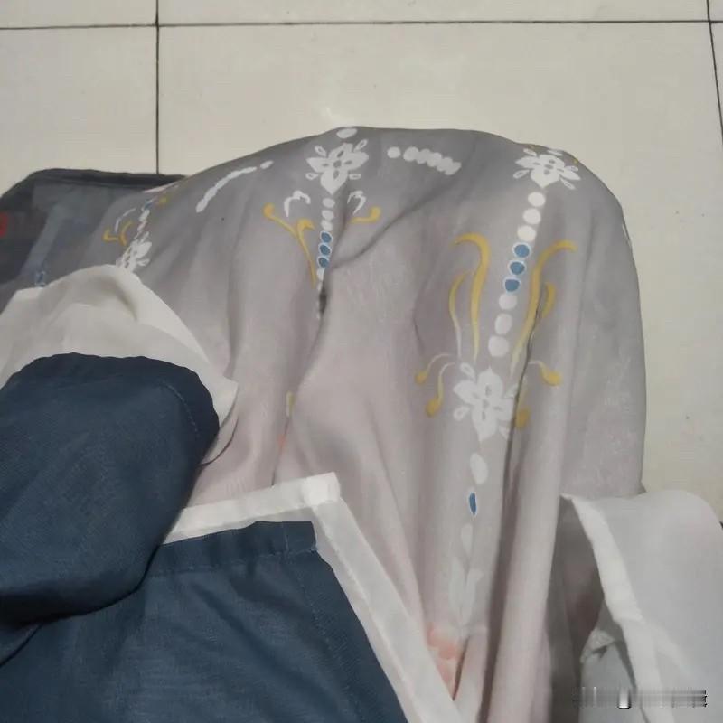 沈梦辰自曝在家和坐车都要做防晒，这防晒意识真的绝了！咱都知道紫外线无处不在，就算
