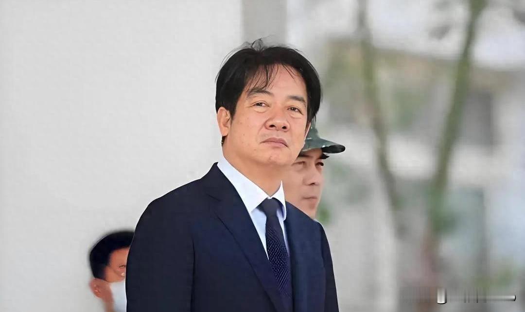 台1.25万亿军购预算现猫腻，9500亿去向成谜引热议
 
1月14日，台湾民众