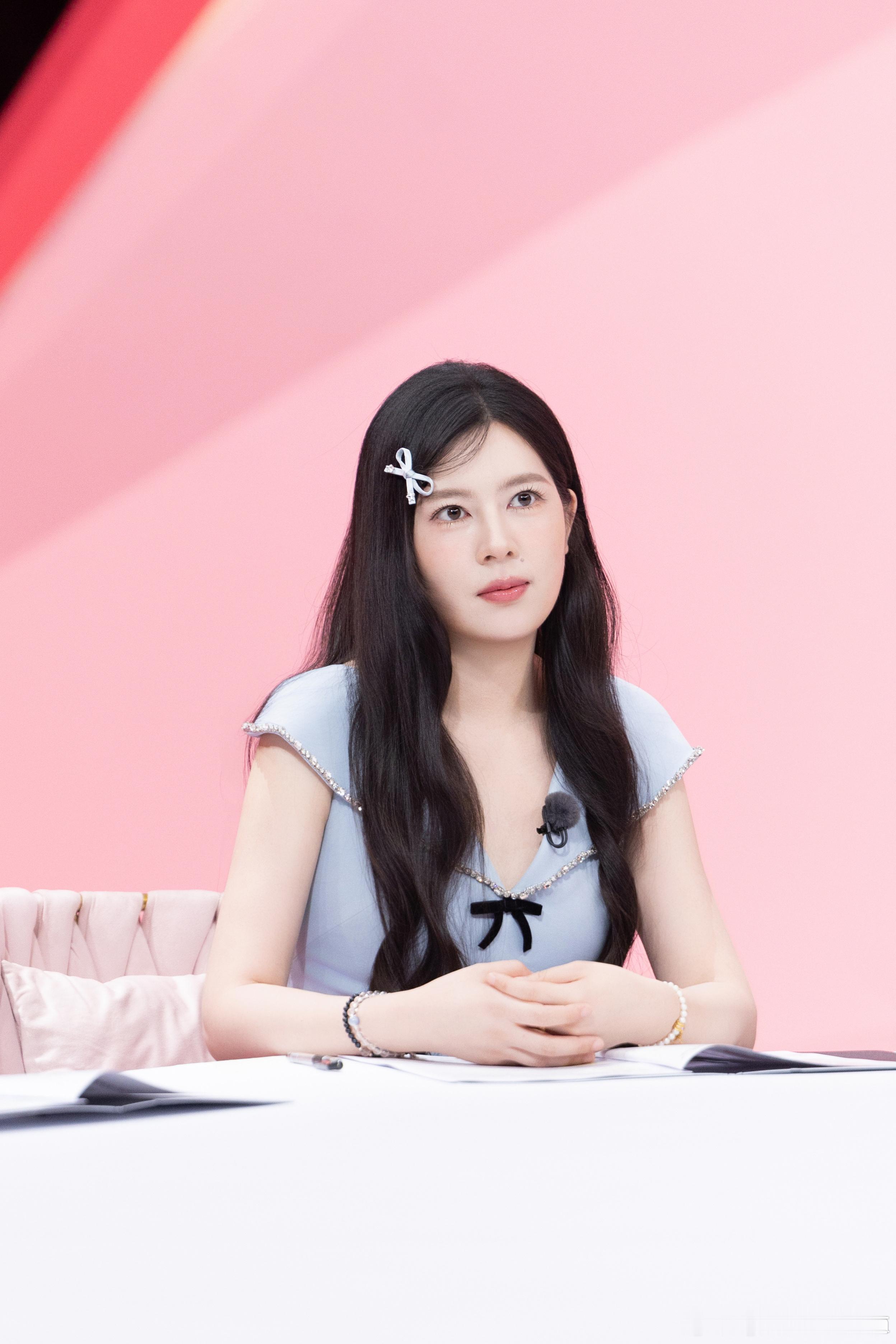 唐香玉的吐槽功力真的太出彩，参加《我家那闺女》贡献超多高能名场面。节目里金句频出