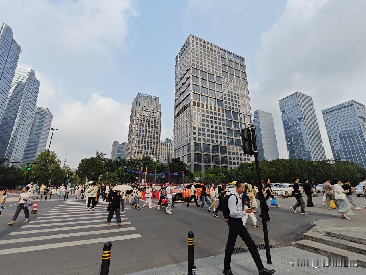 广州哪个地铁站上班时间人最多？答案早已不是珠江新城和体育西了。有点陌生——是磨碟