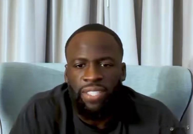 追梦格林谈好兄弟克莱：

“很多人在说，我的好兄弟克莱当不了球队的第一核心，这是