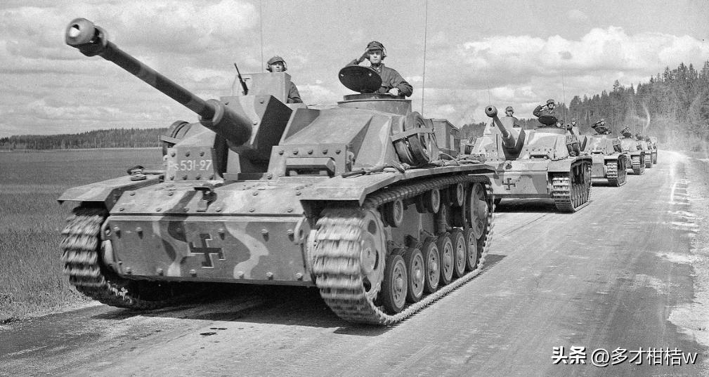 在第二次世界大战赫尔辛基军队从德三获得了59辆三号突击炮，到战争结束的时候，由于