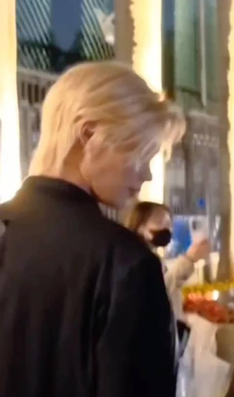 小说中江忍是一头白发，柯淳这适配吗？感觉很难有人演出江忍那个味道，这剧主演也遛了