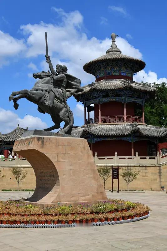 嘿，朋友们，今天咱们来聊聊一个特别有意思的人物——李自成。你是不是听说过他？知道