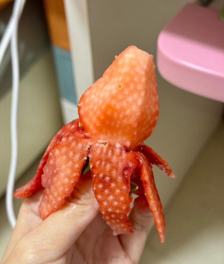 真有人吃草莓会剥皮吗？草莓剥皮