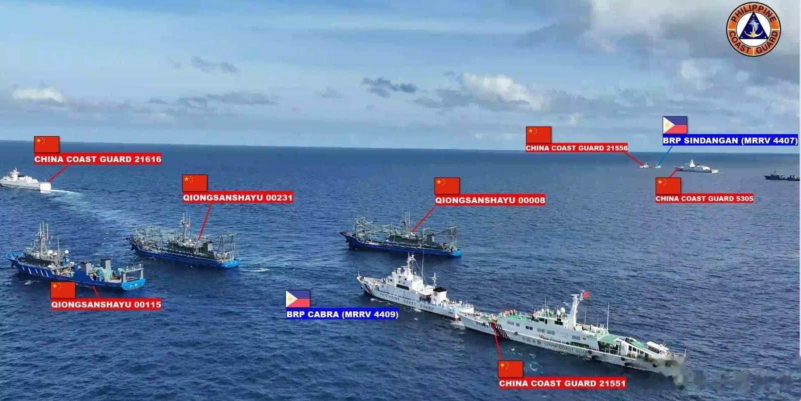 9月8日，菲律宾2艘海警船和2艘补给船非法闯入我国仁爱礁邻近海域时的场景！虽然从