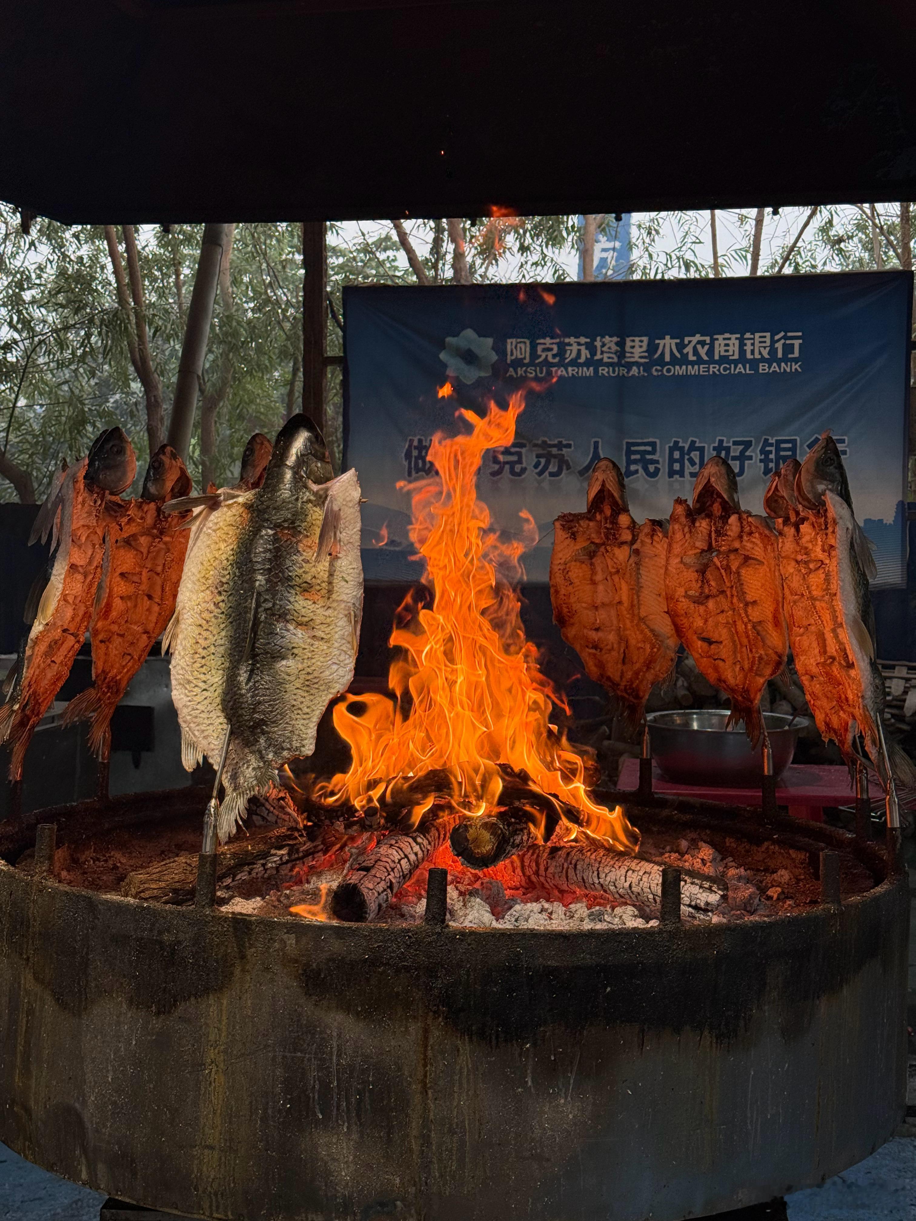 该吃宵夜了兄弟们  ​​​