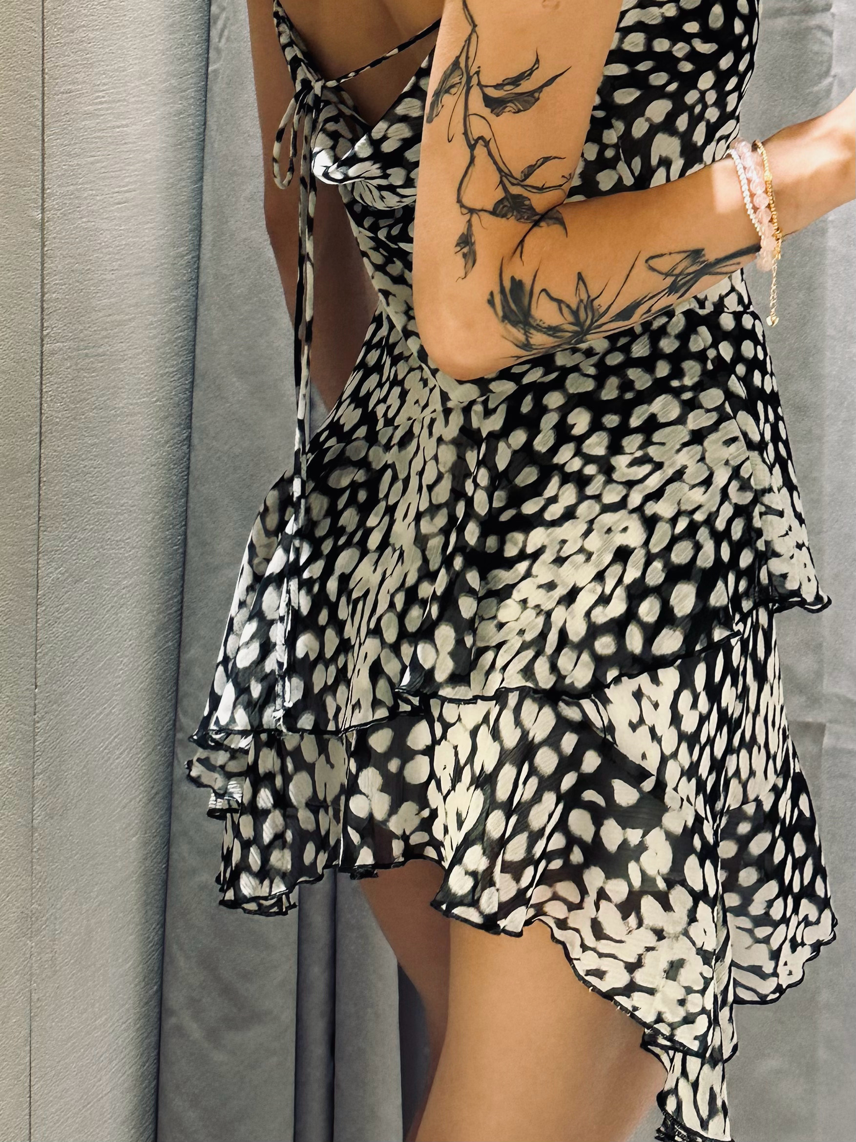 哈哈哈哈哈哈哈我要笑死了 健身ootd 能不能别给肌咪分离的女人穿这种领子 （会