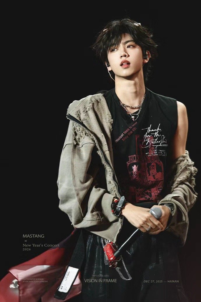 mastang发的张桂源 站姐团建   Mastang发的张桂源……当年扫射恋哥