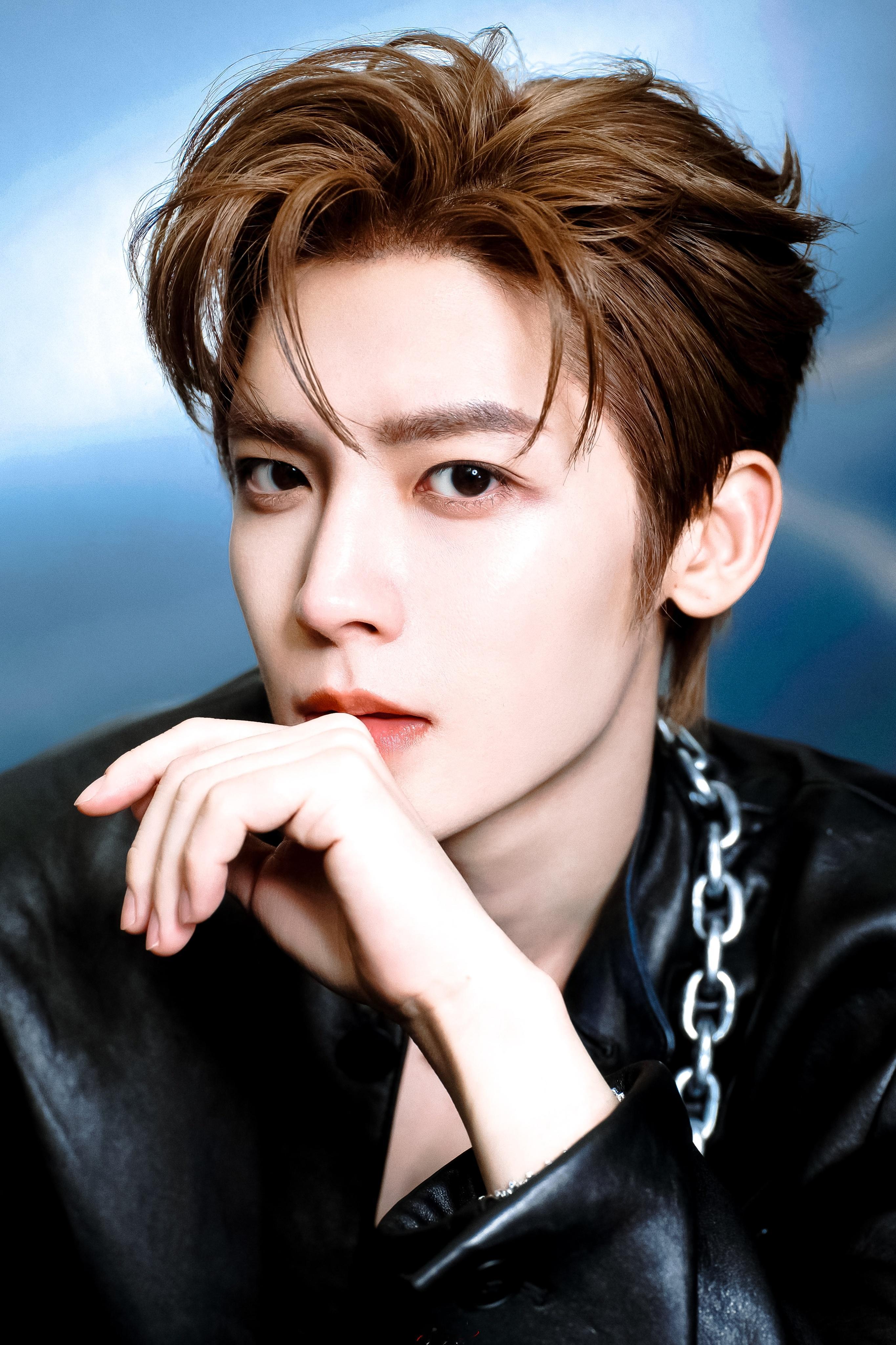 侯明昊 侯明昊·🍒🍸🍷超话创作官超带感闪光图鉴