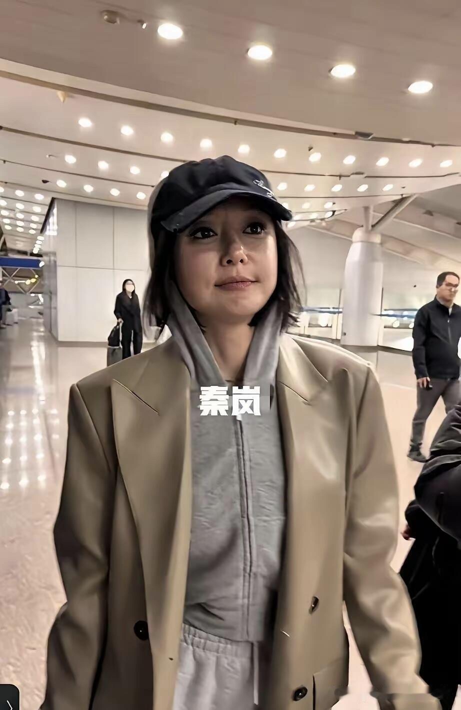 看来明星也是普通人，和平常人一个样，要说顶级的美女，大街上一抓一大把，很多都比她