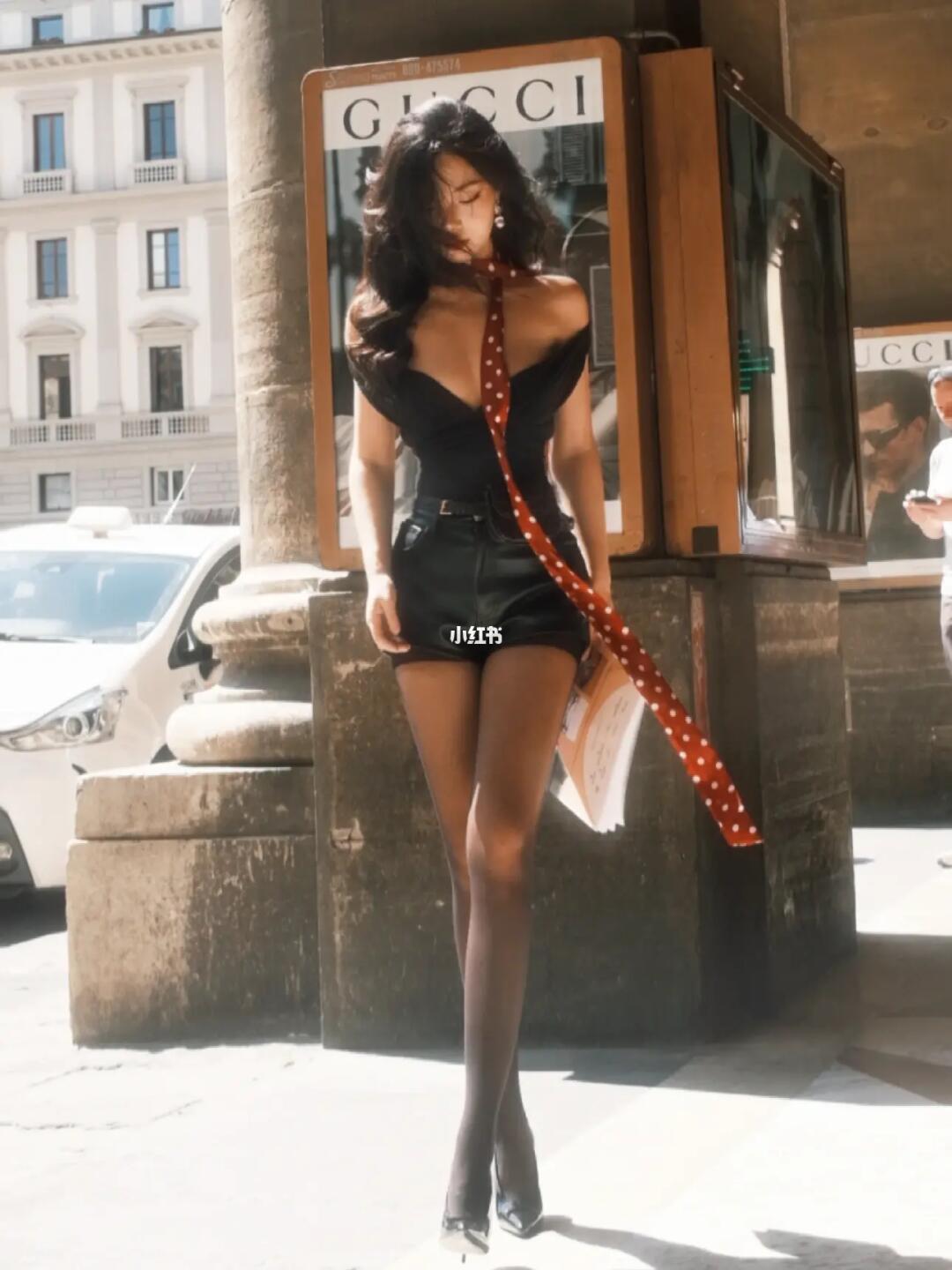 “你不必在意我的穿着和打扮
