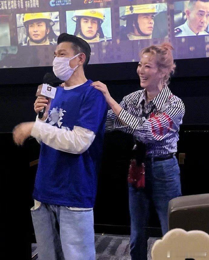 刘德华郑秀文同框  我的天，《焚城》里刘德华郑秀文同框，这必须去看！ 