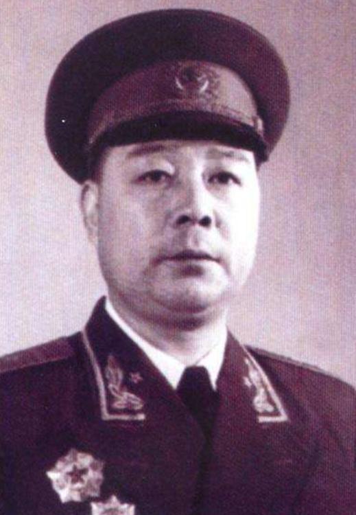 1939年，战友们给24岁的八路军副旅长介绍了一个女排长，谁知，当副旅长去找女排