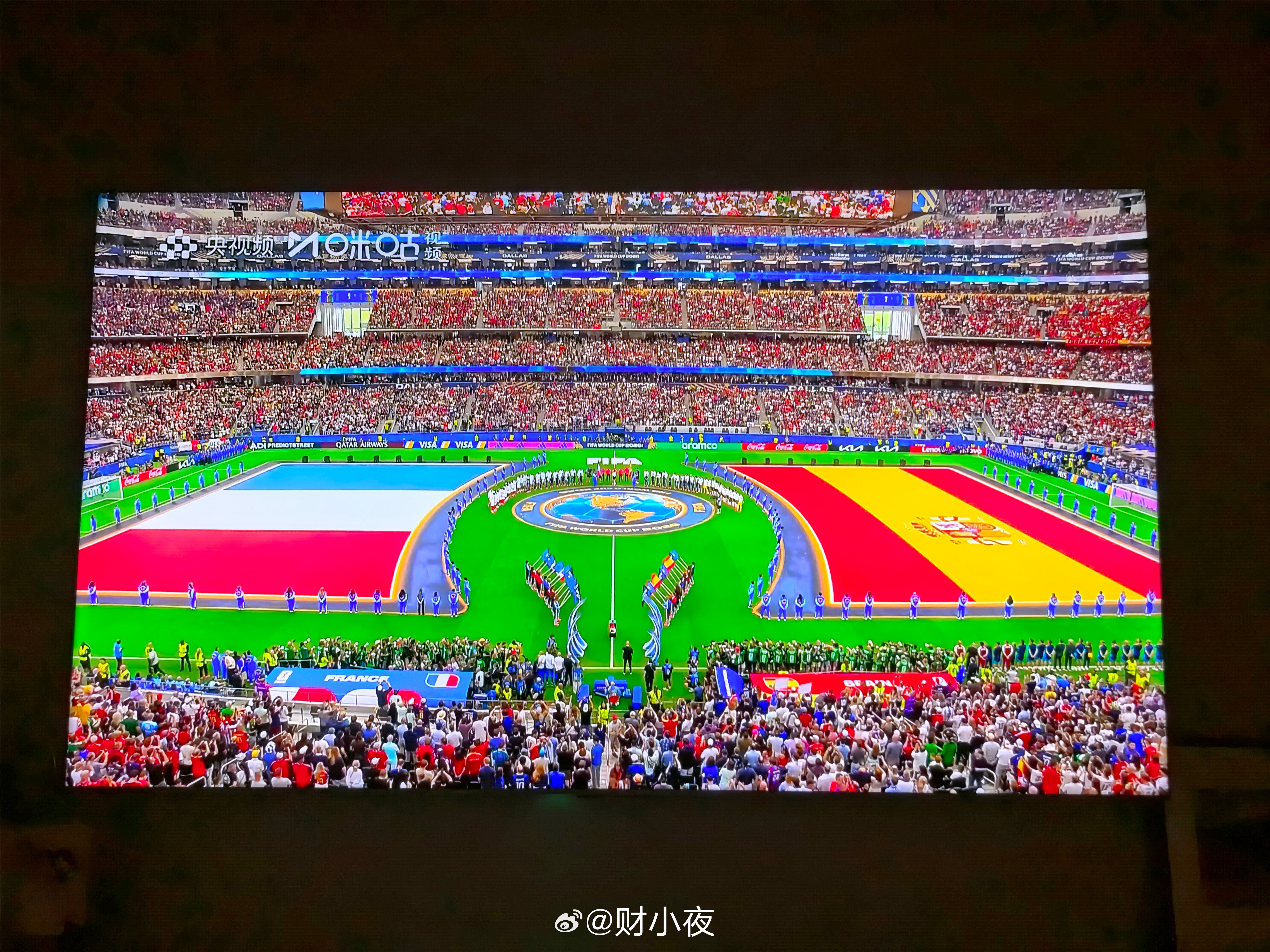来啦。法国vs西班牙。到了半决赛，广告都多了很多新的呀。世界杯7大魔咒法国和阿根