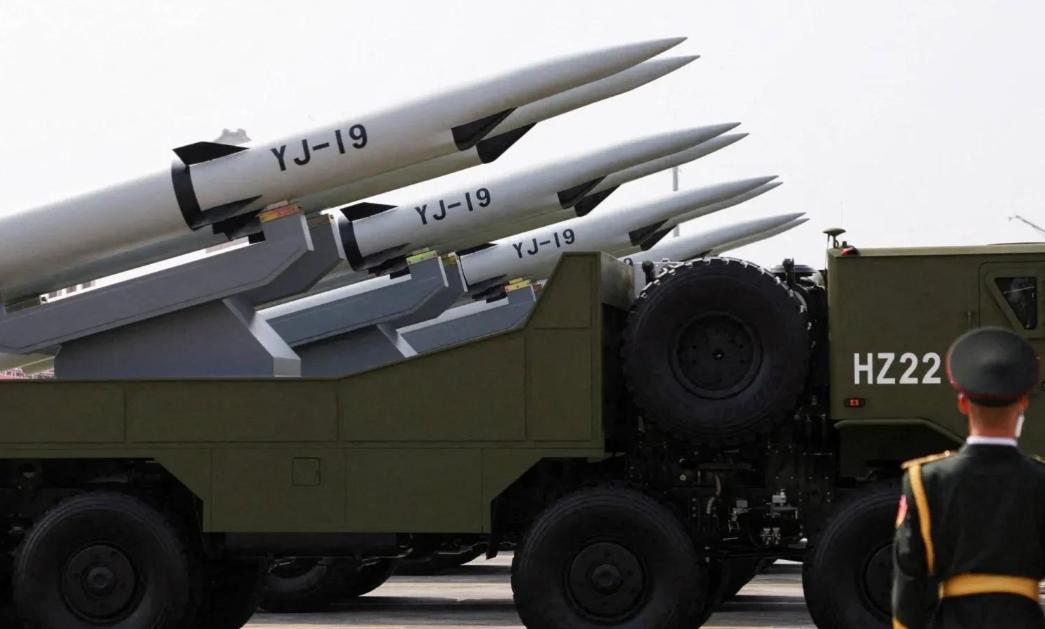 中国可能列装射程1000公里空空导弹，把美军吓醒了！