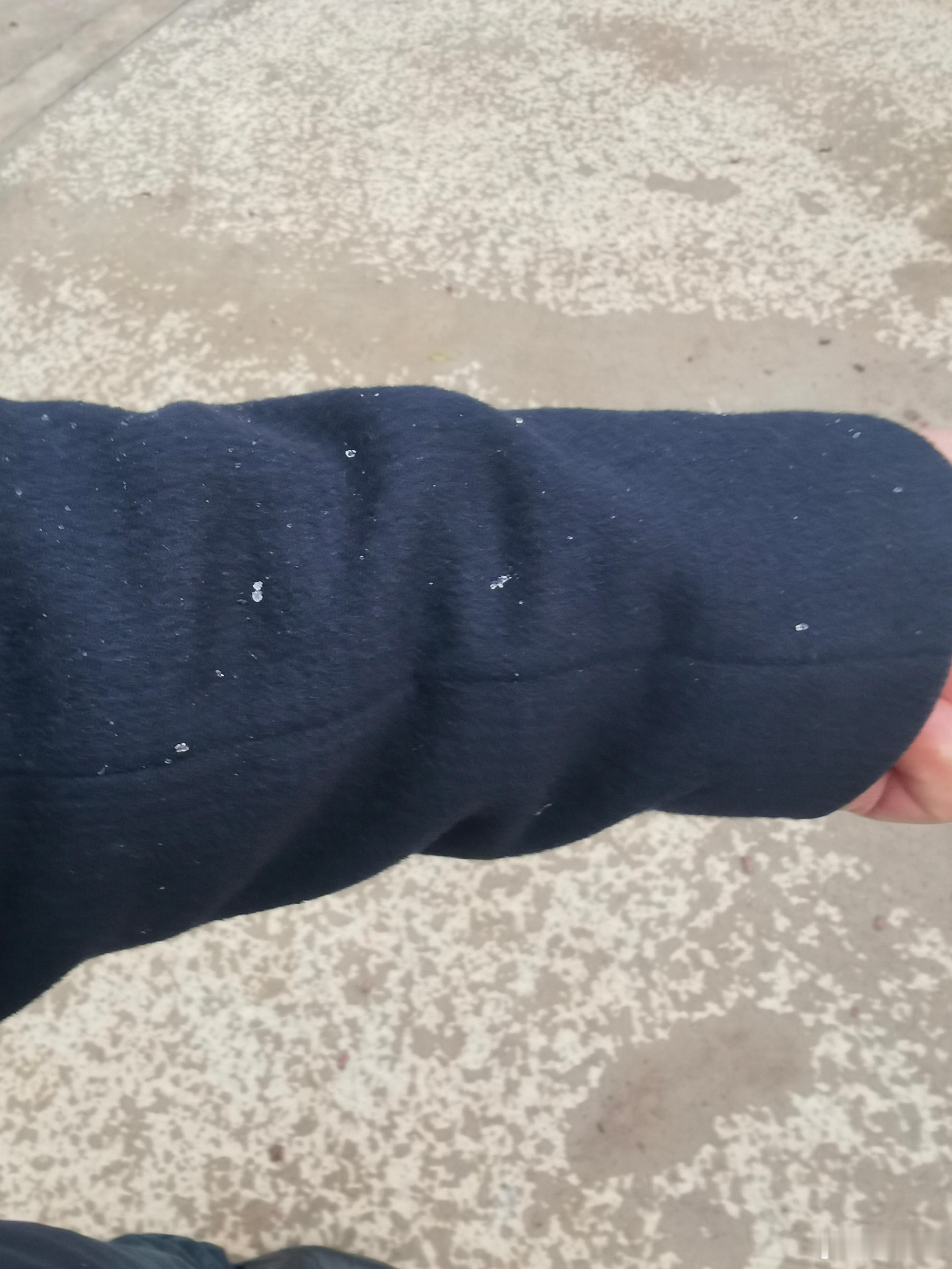 人南方穿大裤衩，我们这里下雪了 