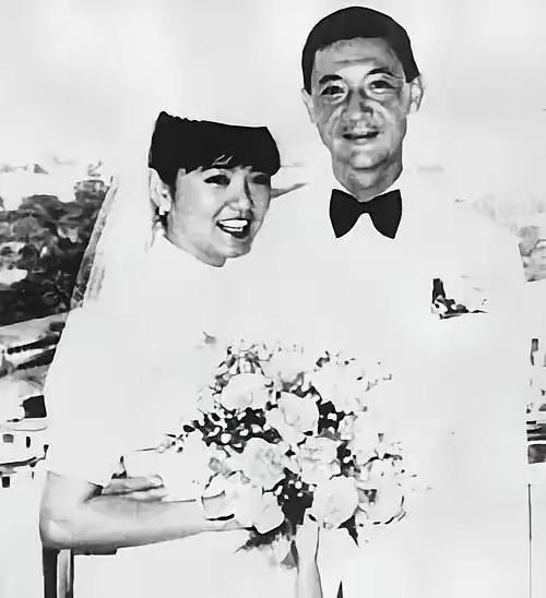 十年考验见真心：蒋孝武与蔡惠媚的情感纠葛
 
1976年，已婚的蒋孝武看上了小他