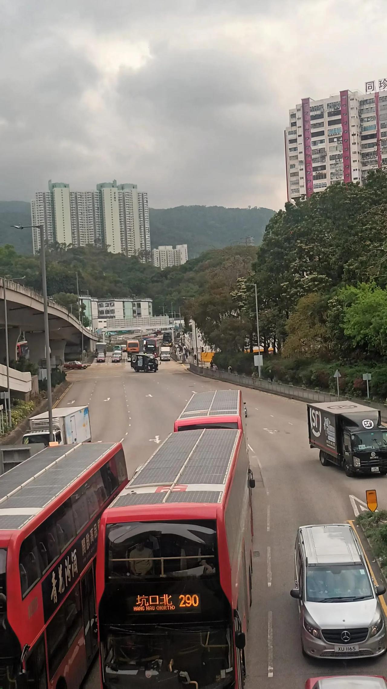 漫漫岭南海岸线，
​讨海棲身营生处。
​坚船余力觅地盘，
​万里之外东亚角。
​