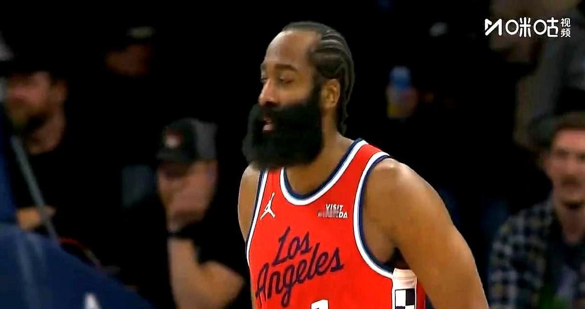 领先18分被翻盘，末节关键球还选两分？
快船的豪华战舰，到底卡在哪里？
你看快船