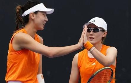 真心看不懂王欣瑜的参赛安排王欣瑜/郑赛赛4-6/1-6克莱帕奇/科兹耶娃，止步登