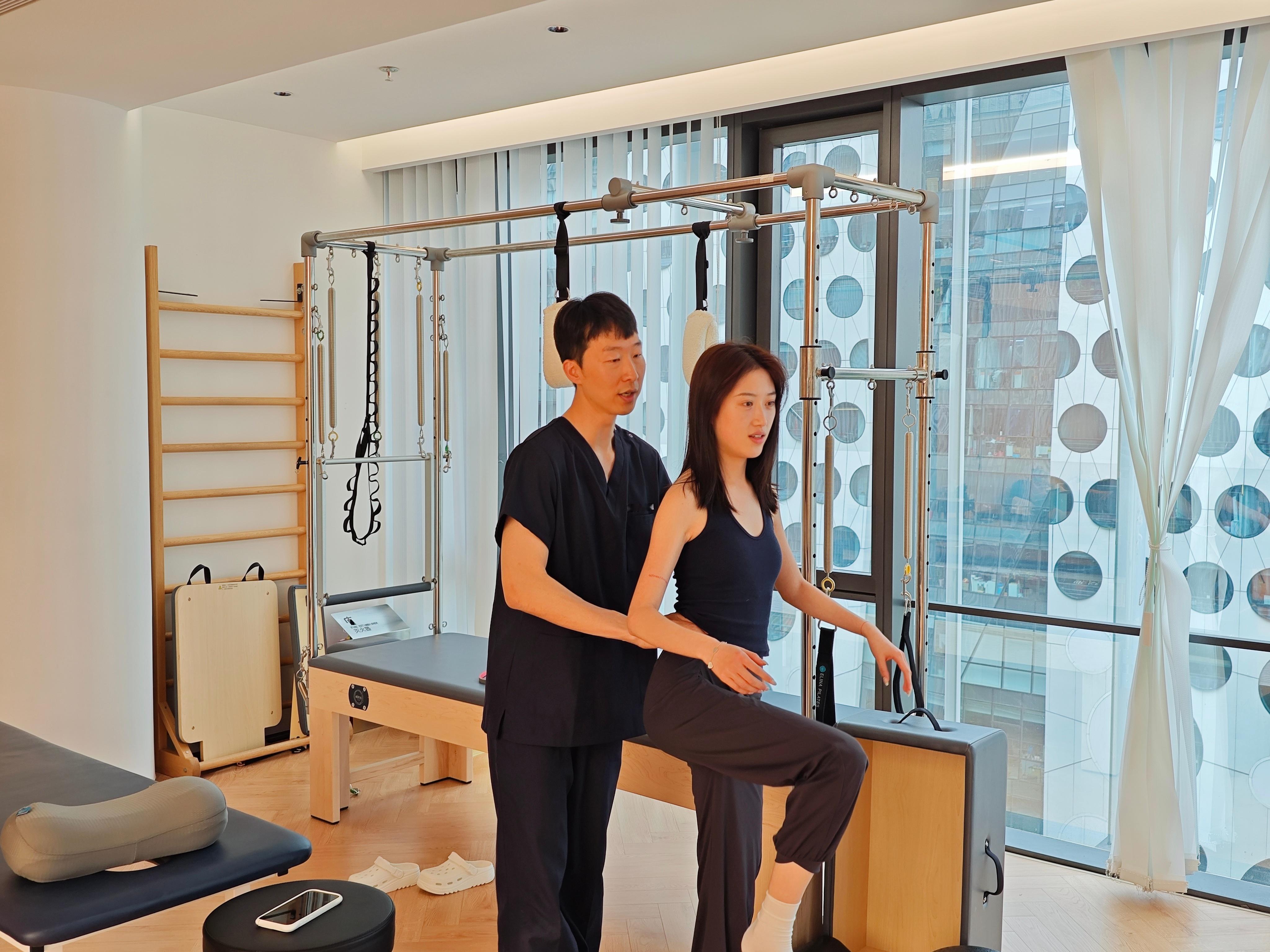 【普拉提vs康复】北京国贸店的李老师，和我们康复师金老师，探讨训练细节中相比普通