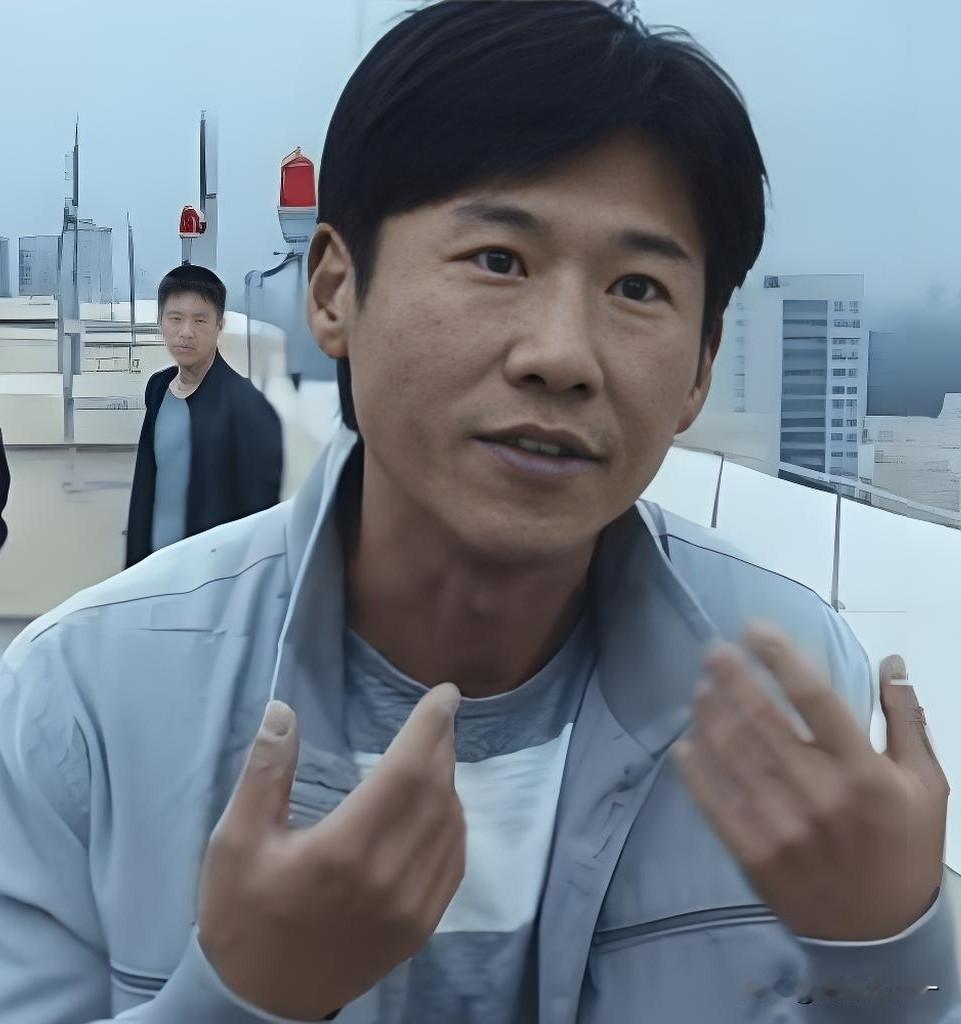 《低智商犯罪》看到最后，

我始终有个困惑没整明白，

那就是剧中王骁饰演的男主