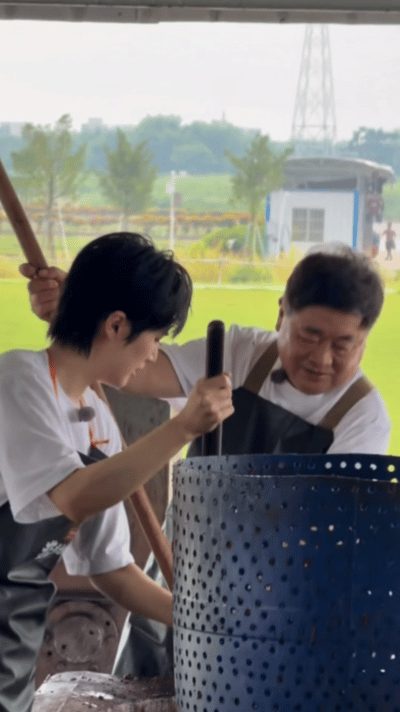 姚安娜出汗化妆师白干姚安娜的妆经不起这场大雨 姚安娜这活没白干，汗也没白流！最后