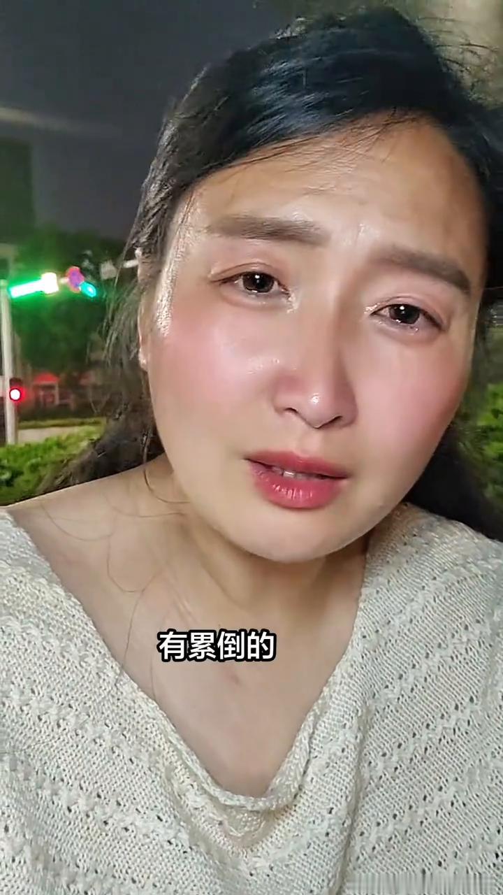 夫妻老了以后，大多数先走的都是男人，有累倒的，有病倒的，也有气倒的。家里人只关心