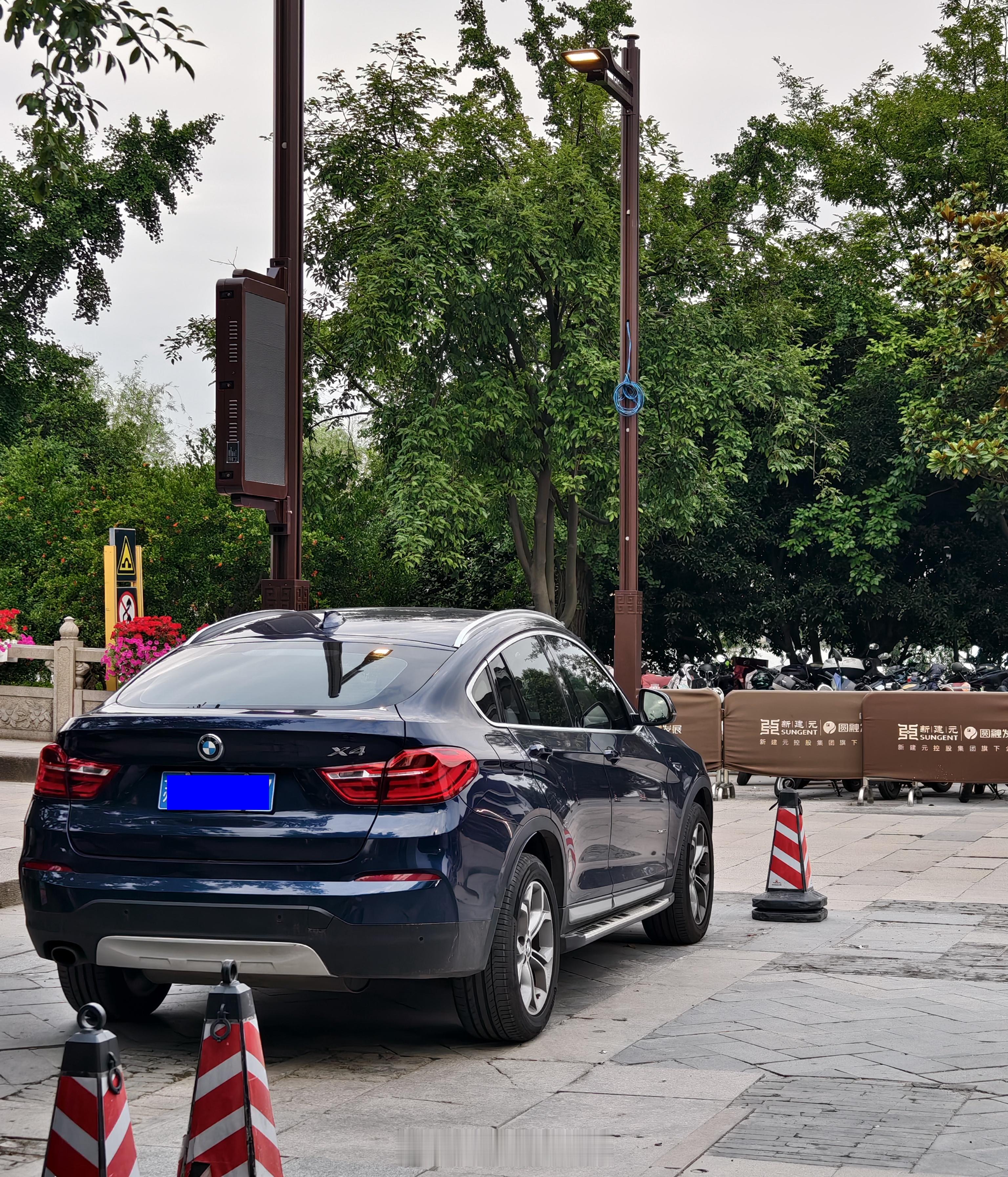 #coupe suv#这是德国人为数不多的败笔之一不过顶着品牌光环没人骂它丑 ​