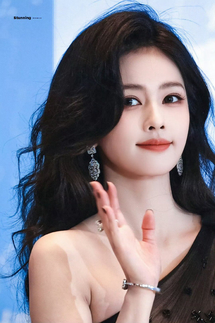 别家站姐发拍的白鹿别家站姐发白鹿 哇哦，谢谢站姐的白鹿，怎么拍都是神图 