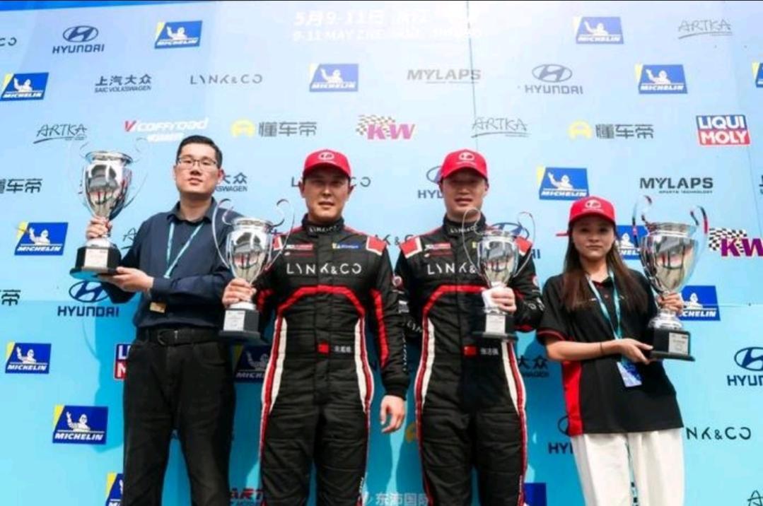 聊聊近年TCR组王者选手：
宁波站近几年TCR组最强的是张臻东，2025年他驾驶