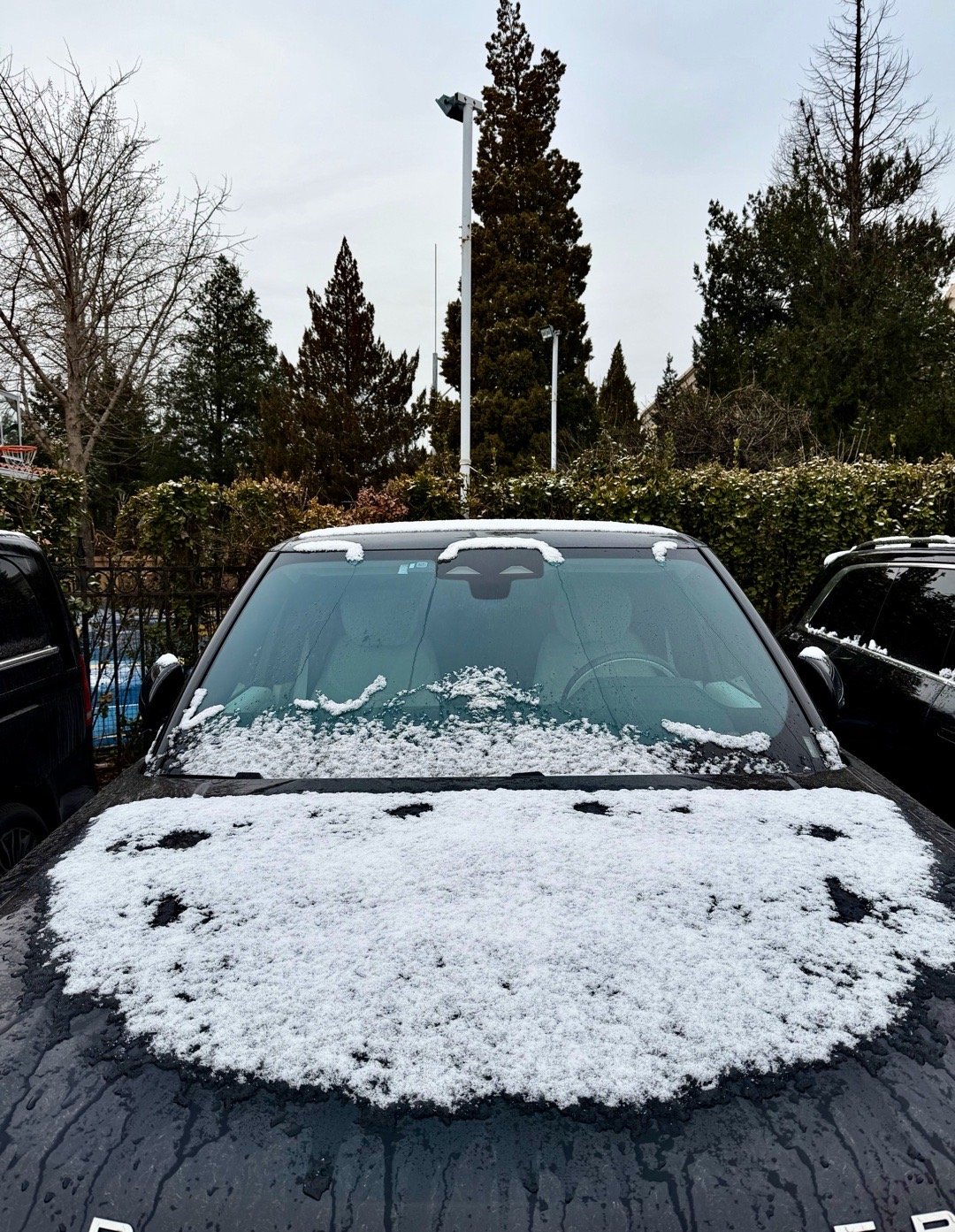 北京下雪一觉醒来，北京居然下雪了…这都快3月份了啊