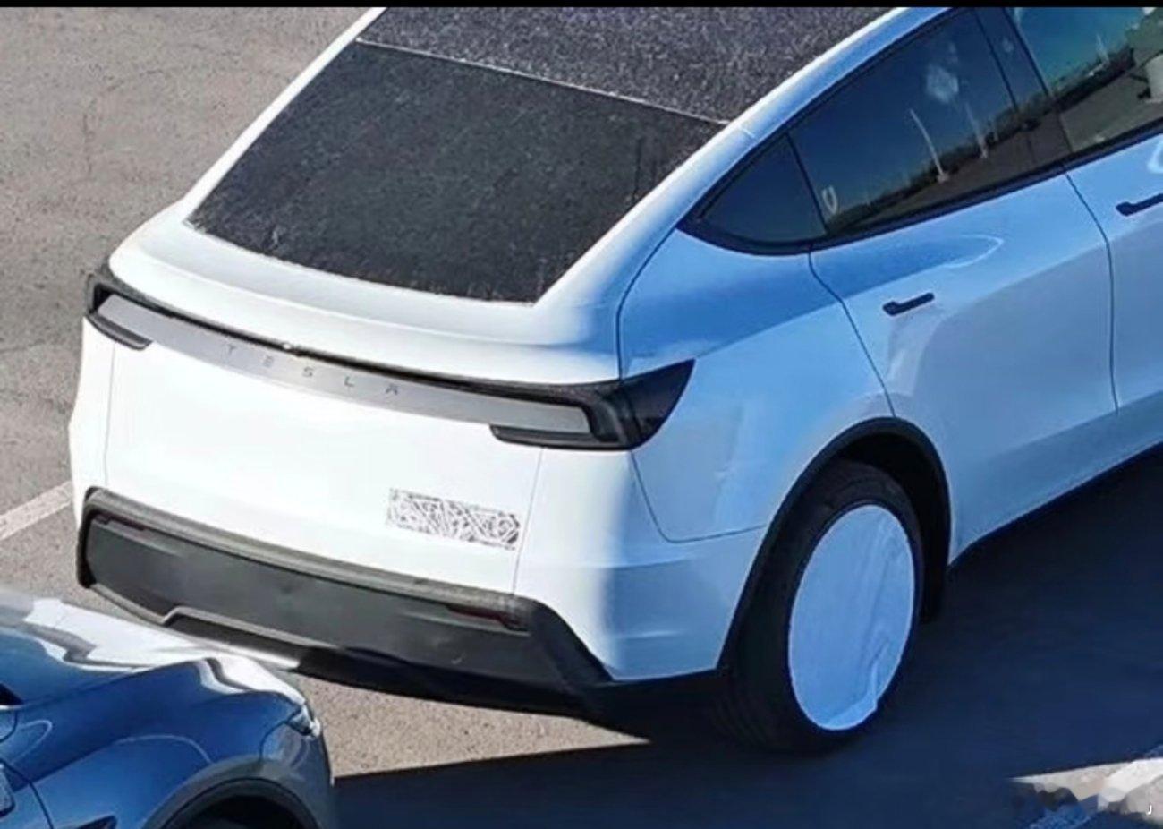 外国网友拍到的特斯拉model y改款，这外观是在朝国产新能源发展啊。 