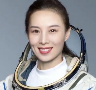神舟23号惊现港妹！质疑声刚起，内行人一句话让全场沉默

神舟23号飞行乘组于2